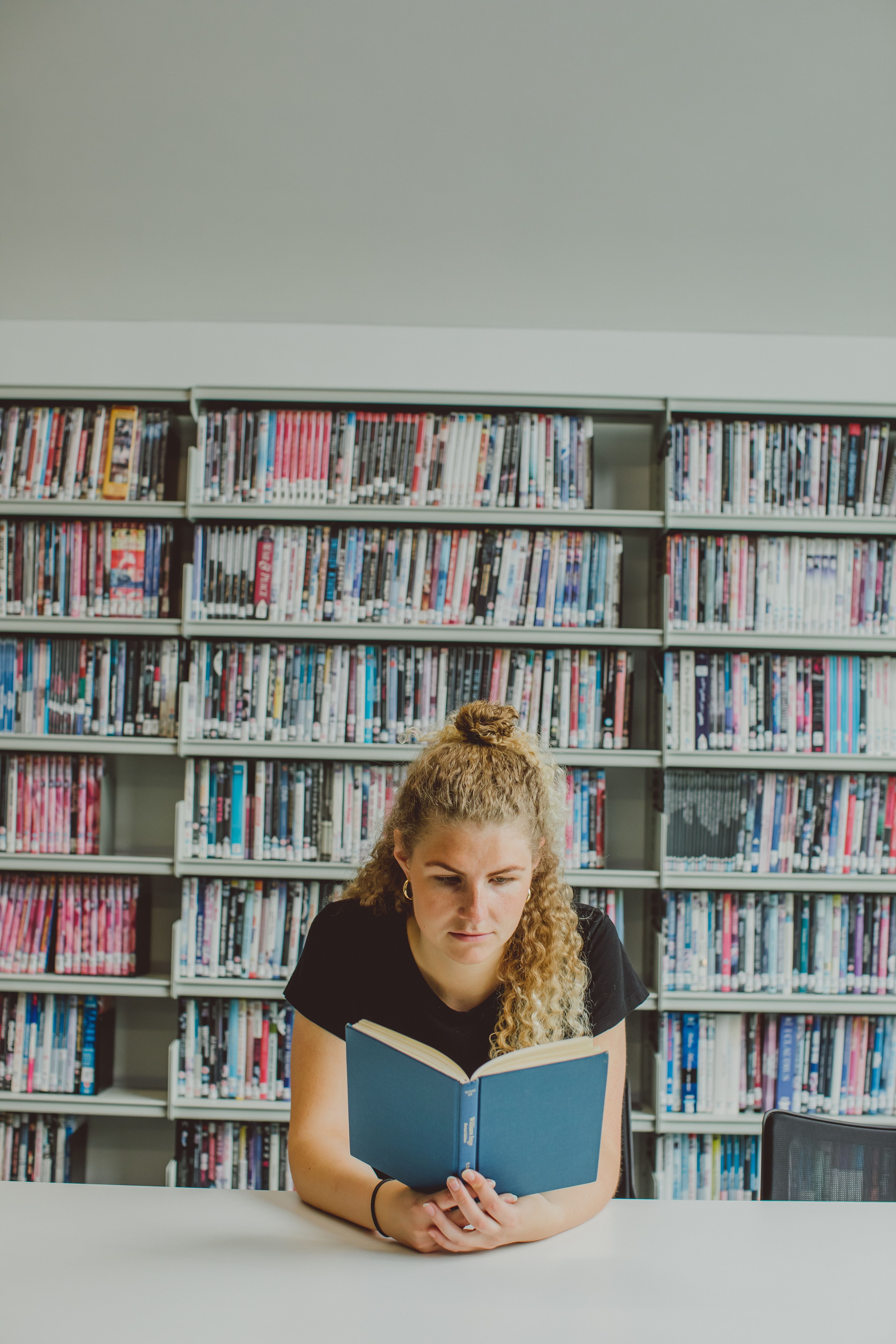 Student studying in the library 